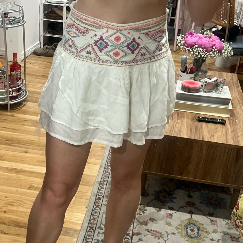 Zara White Mini Skirt with Pink Embroidery